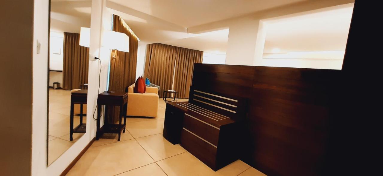The Terrace By Ladder Mgd By Citrine Hotel Thiruvananthapuram ภายนอก รูปภาพ