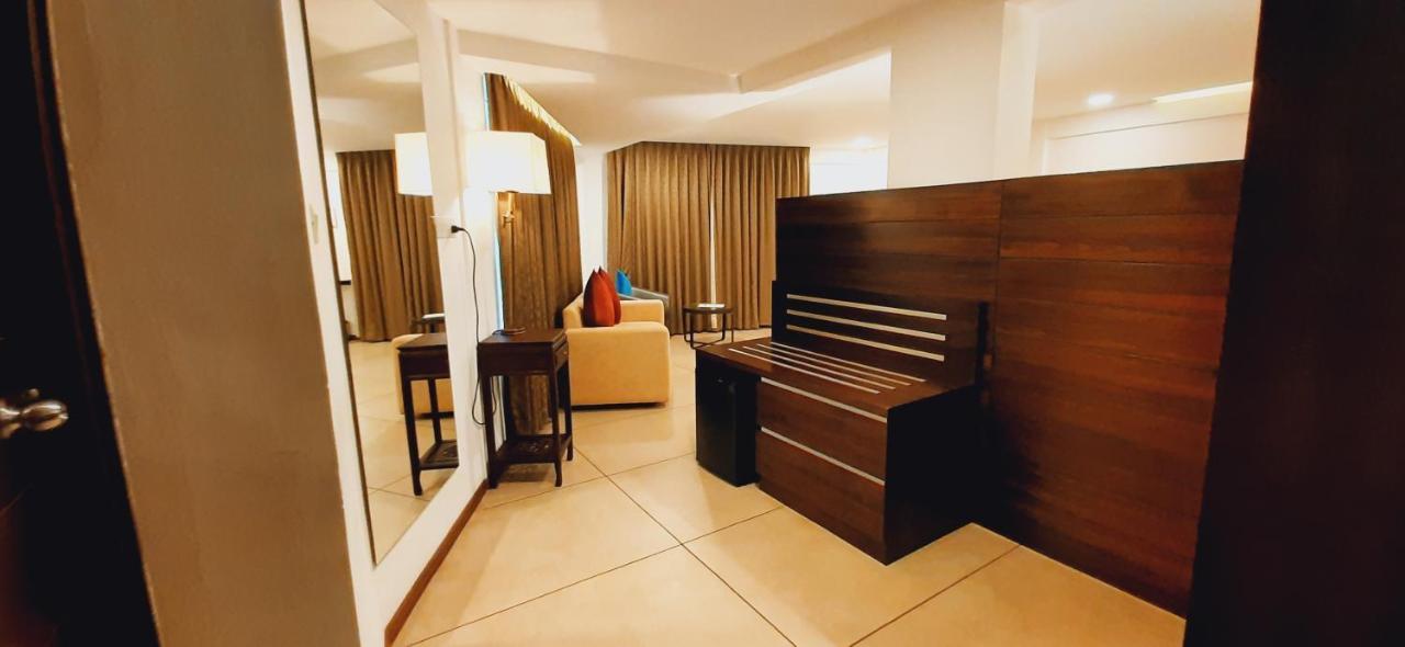 The Terrace By Ladder Mgd By Citrine Hotel Thiruvananthapuram ภายนอก รูปภาพ
